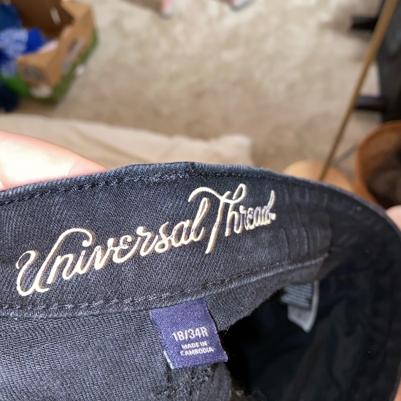 distressed black shorts - Picture 4 of 4